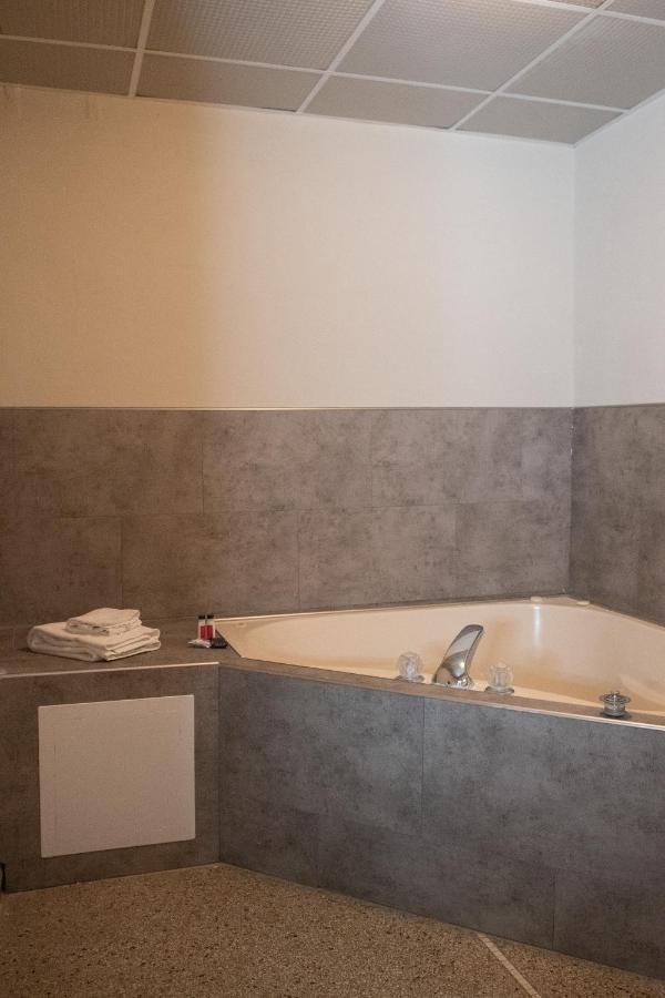 Hotel Chataura Dearborn Dış mekan fotoğraf